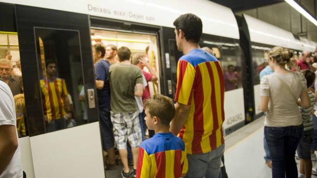 Imagen del metro en Valencia en un día de partido del Valencia CF