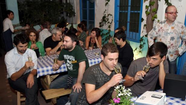 Los jóvenes españoles no consumen tanto vino como los de otros países