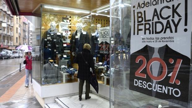 Un escaparate de un comercio de la ciudad de Cuenca