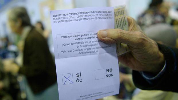 Papeleta del referéndum ilegal del 1-O
