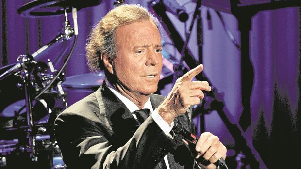 Una gira millonaria obliga a Julio Iglesias a abandonar su retiro