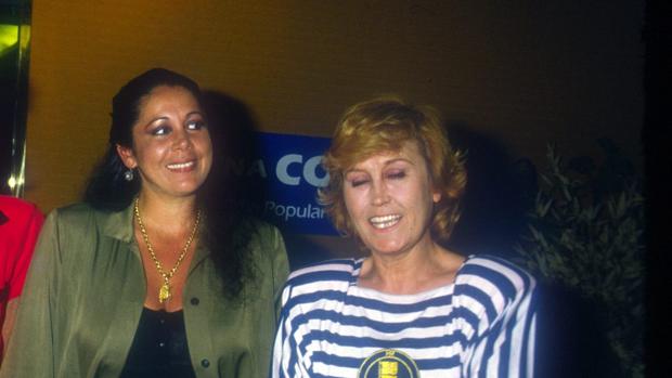 Isabel Pantoja y Encarna Sánchez, en 1992