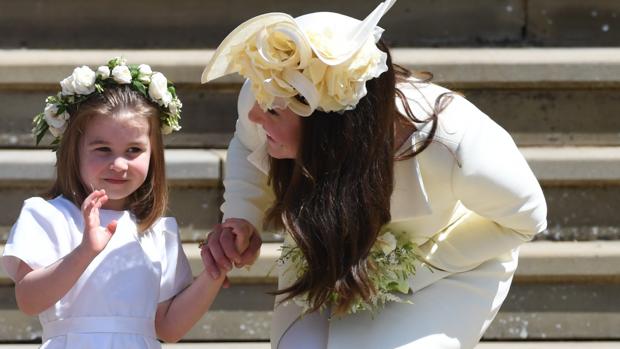 Catalina de Cambridge junto a su hija la Princesa Carlota