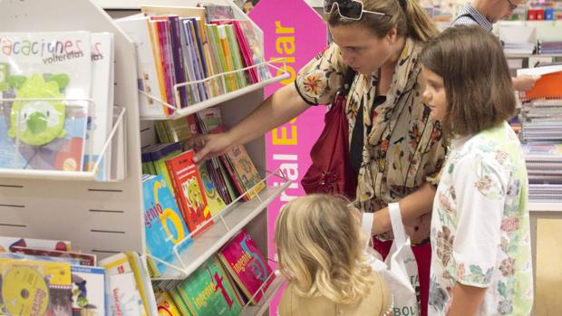 Los libros de texto suponen el 50% del presupuesto de la vuelta al cole