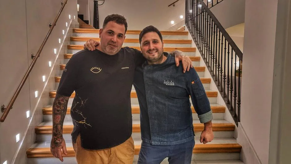 Mauro Barreiro y Javi Abascal se divierten cocinando en Lalola