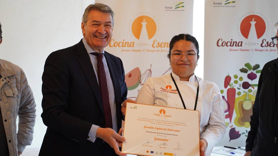 Josselin Espinoza, ganadora del concurso Cocina con Esencia