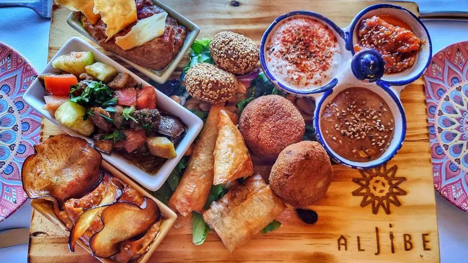 Aljibe Restaurante Andalusí: legado árabe y tradición andaluza en mayúsculas