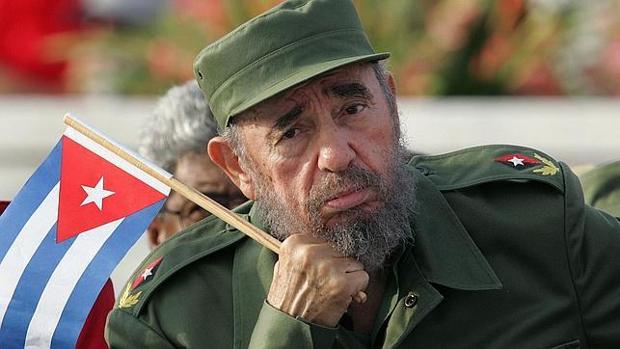 Fotografía de archivo, de 2003, de Fidel Castro