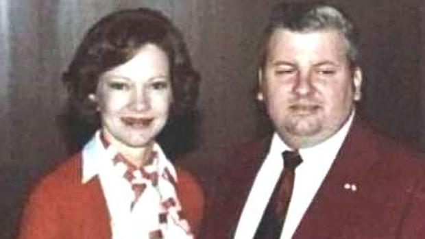 Rosalynn Carter, la mujer del presidente Jimmy Carter, junto a Gacy en su época de voluntario del Partido Demócrata