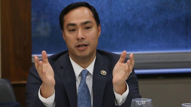 Joaquín Castro durante un debate en Washington en junio de 2018