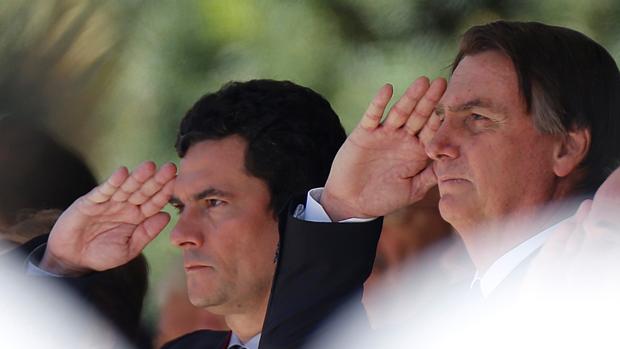 El superministro Sergio Moro junto al presidente de Brasil, Jair Bolsonaro