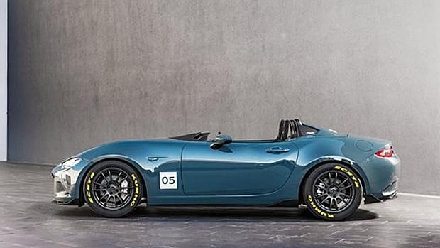 Vista lateral del concept car MX-5 Speedster, novedad en el SEMA '15