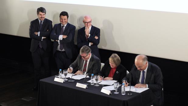 De izquierda a derecha, José María Fernández Lacasa, Óscar Graefenhain, Joan Álvarez, Marcial Marín, Yvonne Blake y Fernando Benzo