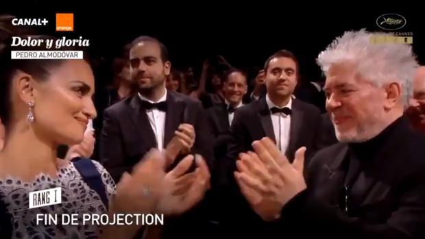 Momento inmediato tras la proyección de «Dolor y gloria» en el Festival de Cannes