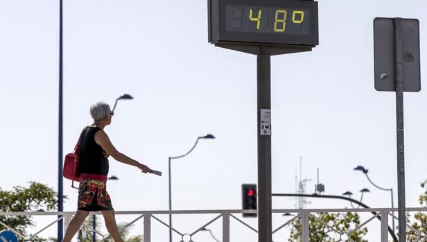 Mantenerse hidratado es muy importante para superar la ola de calor