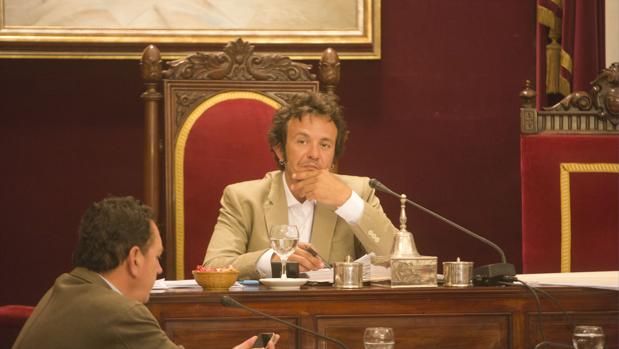 Los grupos consideran que la presencia del alcalde en este debate es fundamental.