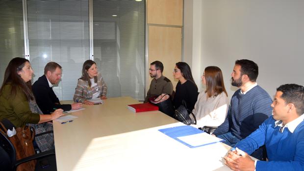 Reunión con los estudiantes.