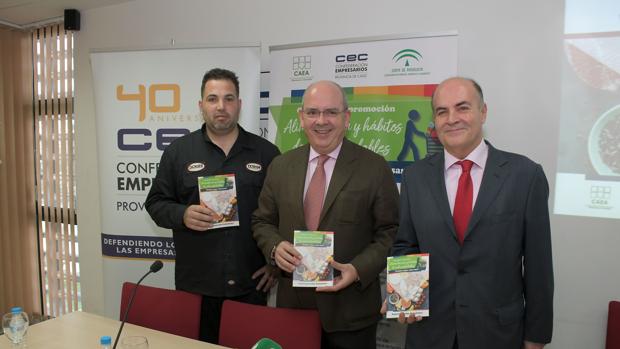 1. acto de presentación de la campaña “Compra súper, come sano”. De izquierda a derecha: Mauro Barreiro, Javier Sánchez Rojas y Antonio Colsa.