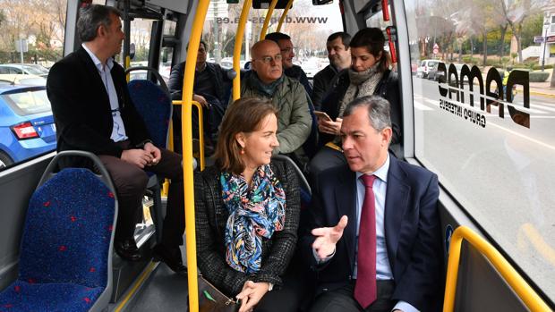 El alcalde José Luis Sanz y la delegada territorial de Fomento, Soledad Cruz-Guzmán