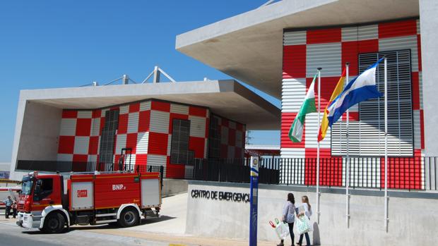 Bomberos ha indicado que el incendio ha afectado al salón del inmueble