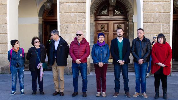 Miembros de la Corporación en el minuto de silencio convocado por los atentados de Nueva Zelanda.