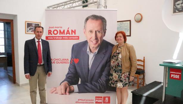 El actual alcalde, José María Román, del PSOE, durante un acto previo a las elecciones municipales del 26M.
