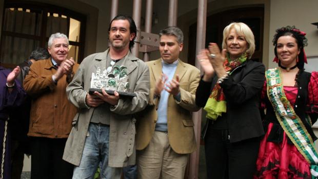 Juan Carlos Aragón, con Vicente Sánchez y Teófila Martínez, en una imagen de 2008.