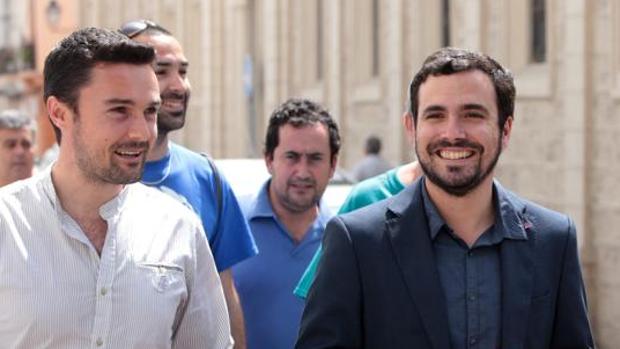 Alberto Garzón, en su visita a Cádiz de la mano de Martín Vila.