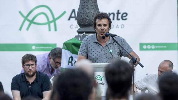 Un momento de la intervención del candidato y alcalde.