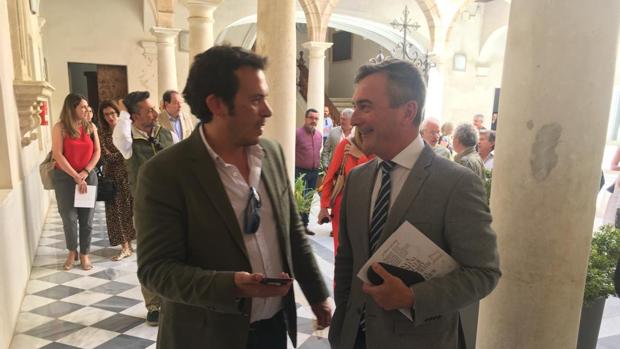 El alcalde y el rector, en la exposición que se ha inaugurado este miércoles en el nuevo TRectorado.