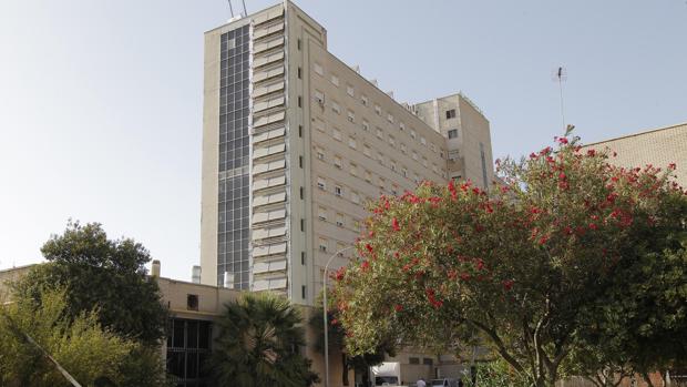 Fachada del hospital de Valme