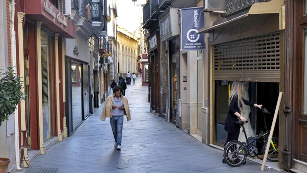Aspecto de la calle Álvarez Quintero