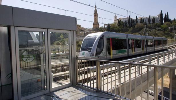 El metro a su paso por el Aljarafe