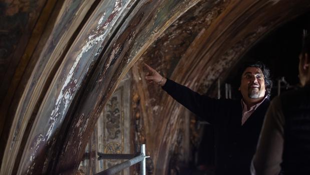 Las pinturas murales de la capilla de San José necesitan una restauración