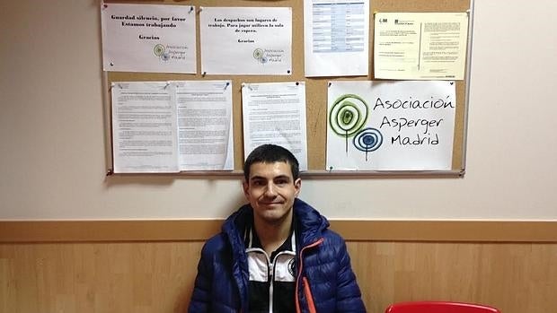 Josue García Fernández, toledano, tiene 30 años y hace doce que fue diagnosticado de síndrome de Asperger