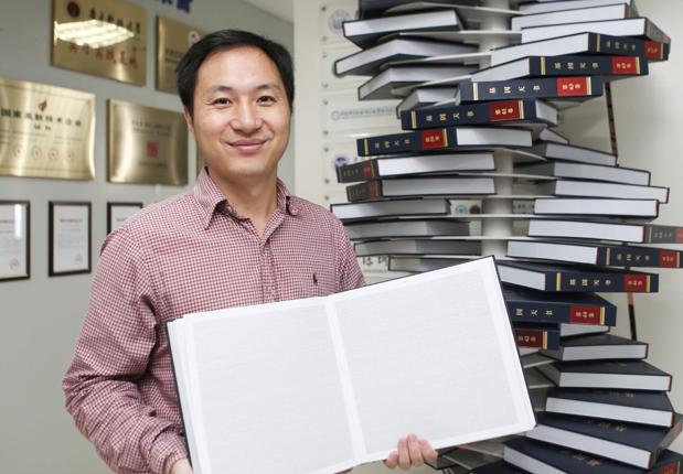 He Jiankui, el científico que asegura haber traído al mundo dos gemelas modificadas genéticamente para ser inmunes al virus del sida