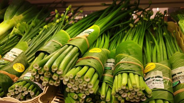 Alimentos envueltos en hojas de plátano