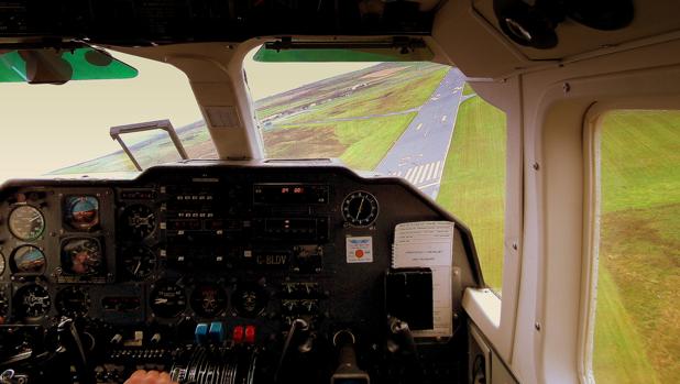 La aerolínea regional escocesa Loganair hace el vuelo entre Westray y Papa Westray